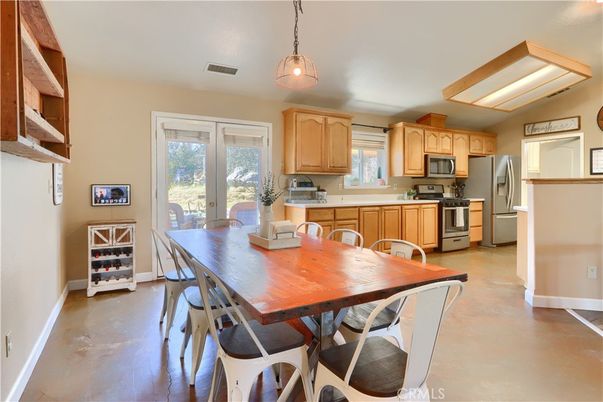 Dining room, Interior, Kitchen, Pendant Lights, Stainless Steel Appliances