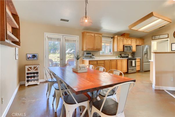Dining room, Interior, Kitchen, Pendant Lights, Stainless Steel Appliances