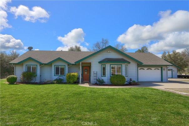 Attached, Exterior, Facade, Ranch