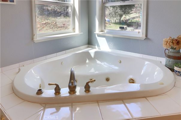 Bathroom, Interior, Tile Countertops