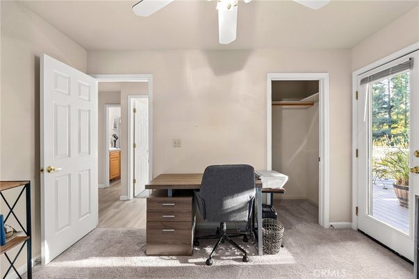 Home Office, Interior