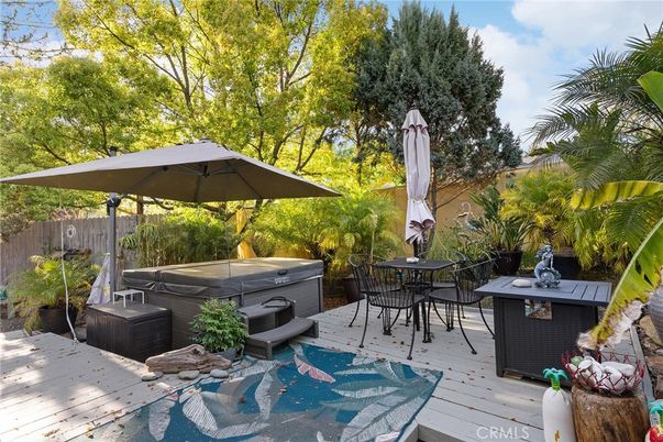 Exterior, Hot Tub