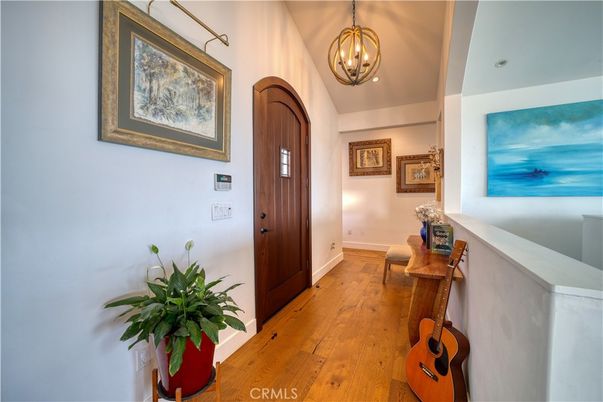Interior, Pendant Lights, Wood Texture Flooring