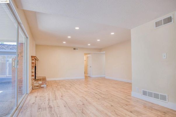 Empty room, Interior, Recessed Lighting, Wood Texture Flooring