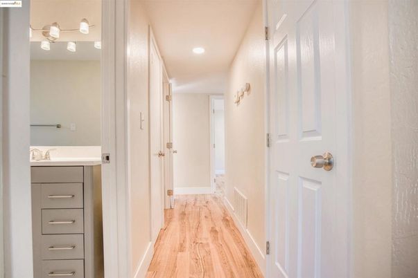 Bathroom, Interior, Recessed Lighting, Wood Texture Flooring