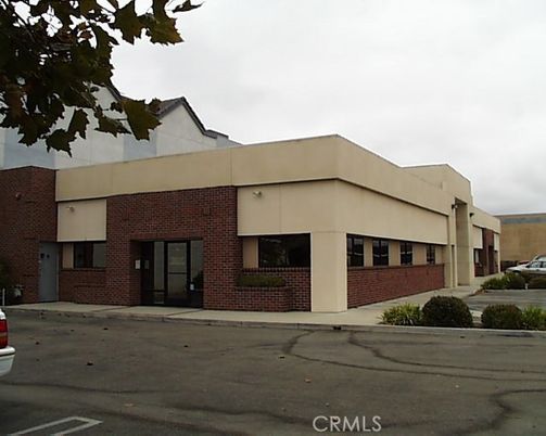 Exterior, Facade, Brick Facade, Modern