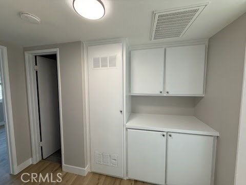 Interior, Utility Closets, Washer, Wood Texture Flooring