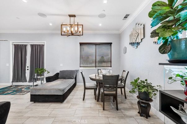 Dining room, Interior, Pendant Lights, Recessed Lighting