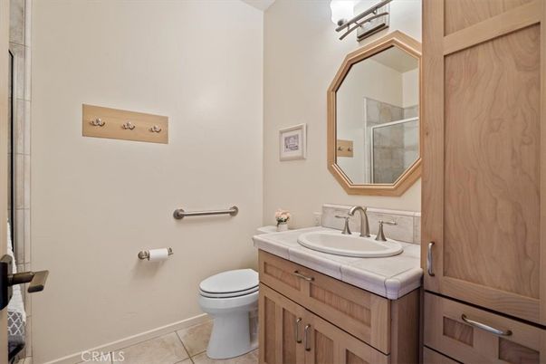 Bathroom, Interior, Tile Countertops