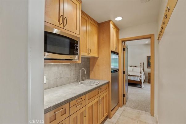 Bedroom, Interior, Kitchen, Recessed Lighting, Tile Countertops