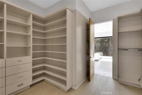 Interior, Walk-in Closets, Wood Texture Flooring