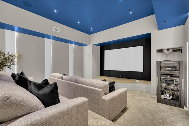 Interior, Projection Screen, Recessed Lighting, Theatre Room