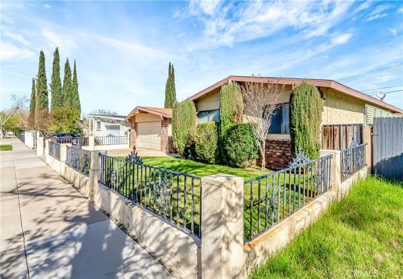 Backyard, Detached Garage, Exterior