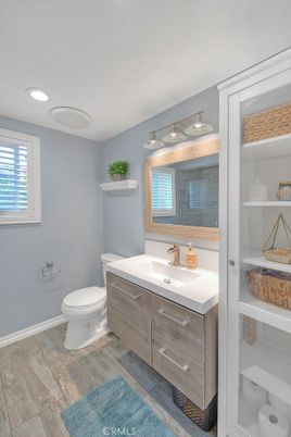 Bathroom, Interior, Recessed Lighting, Wood Texture Flooring