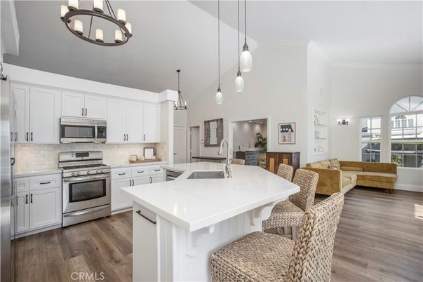 Interior, Kitchen, Living room, Pendant Lights, Stainless Steel Appliances, Wood Texture Flooring