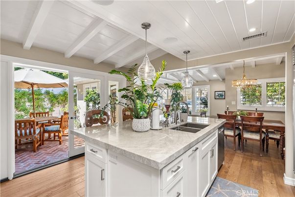 Chandelier, Dining room, Interior, Kitchen, Pendant Lights, Recessed Lighting, Wood Texture Flooring