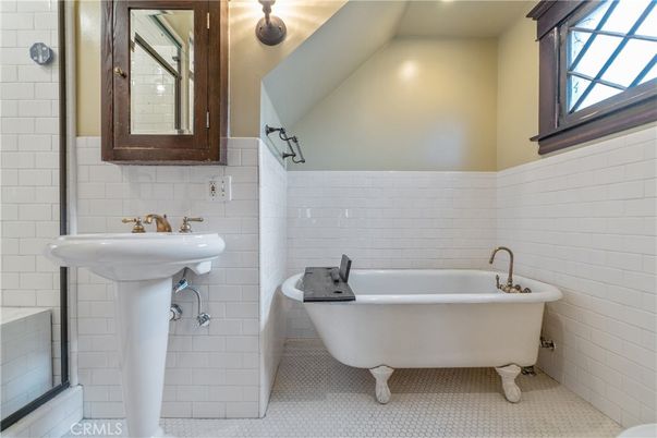 Bathroom, Free Standing Baths, Interior
