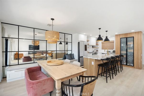 Chandelier, Dining room, Interior, Kitchen, Pendant Lights, Recessed Lighting, Wood Texture Flooring