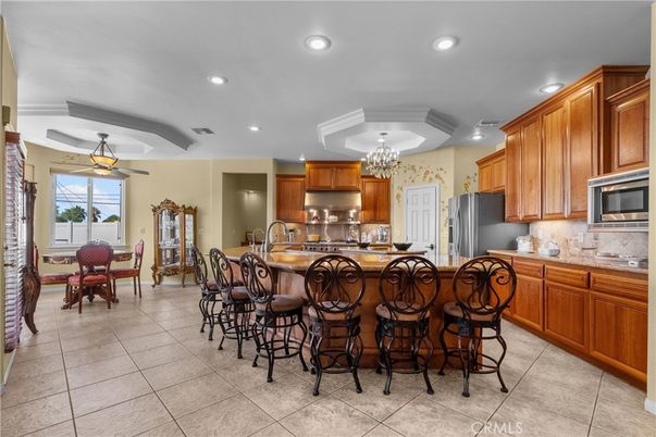 Chandelier, Dining room, Interior, Kitchen, Recessed Lighting, Stainless Steel Appliances