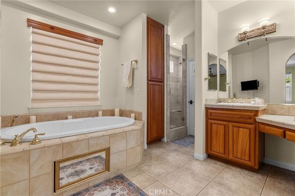 Bathroom, Interior, Recessed Lighting, Tile Countertops