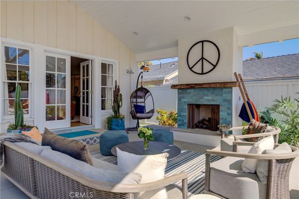 Exterior, Fireplace