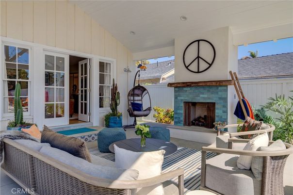 Exterior, Fireplace