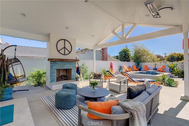 Exterior, Fireplace