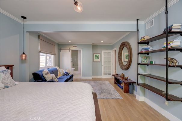 Bedroom, Interior, Pendant Lights, Recessed Lighting, Wood Texture Flooring