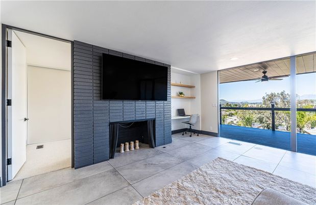 Fireplace, Interior, Recessed Lighting