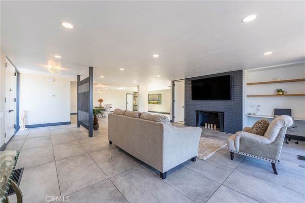 Fireplace, Interior, Living room, Recessed Lighting