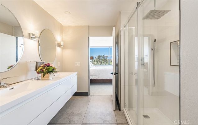 Bathroom, Bedroom, Dual Sink Vanities, Glass Shower, Interior