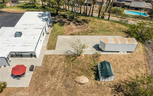 Exterior, Drone