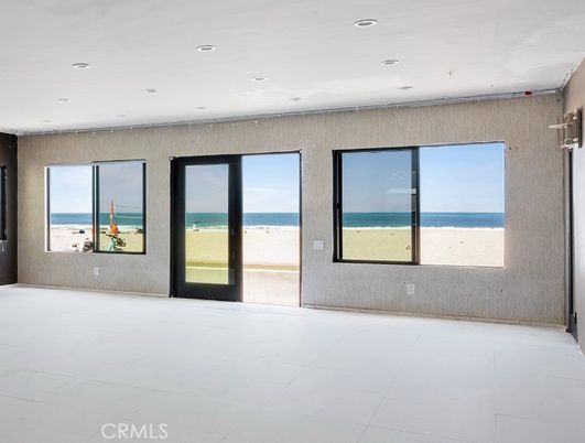 Empty room, Interior, Recessed Lighting, Water