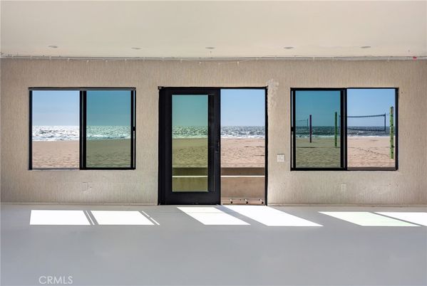 Empty room, Interior, Recessed Lighting, Water