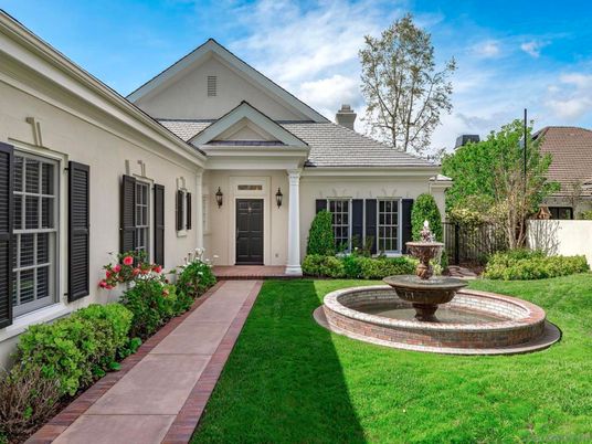 Backyard, Exterior, Facade, Farmhouse