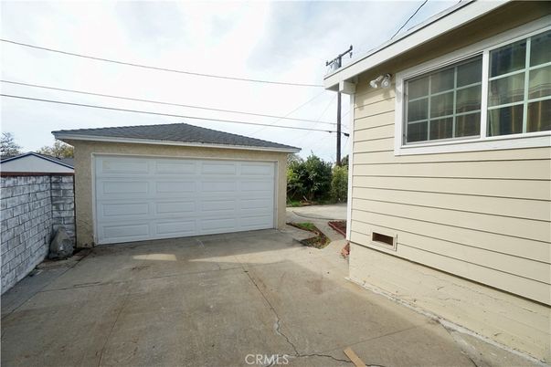 Detached Garage, Exterior
