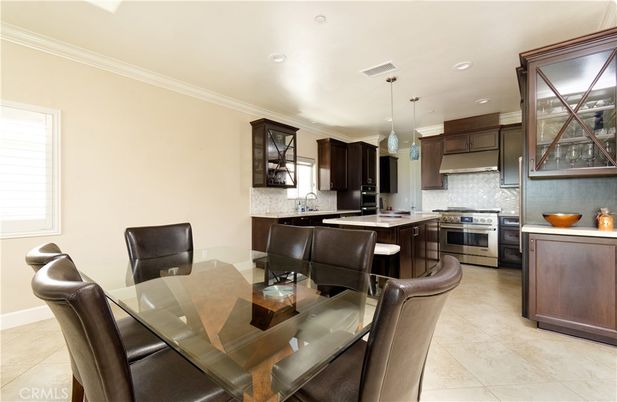 Dining room, Interior, Kitchen, Pendant Lights, Recessed Lighting, Stainless Steel Appliances