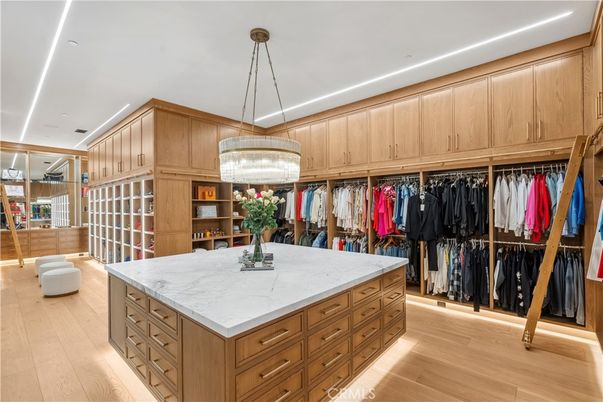 Chandelier, Interior, Pendant Lights, Recessed Lighting, Walk-in Closets, Wood Texture Flooring