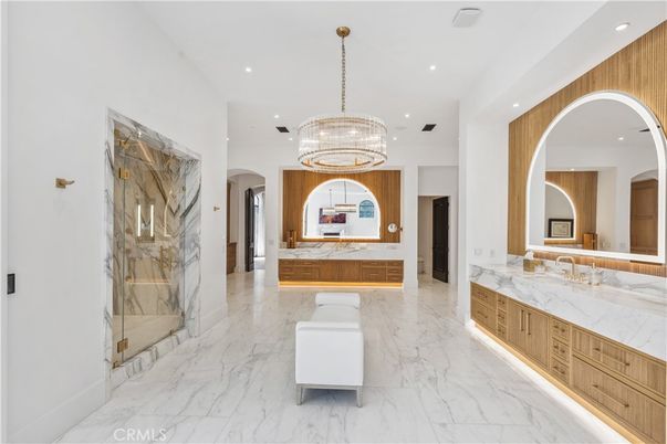 Bathroom, Chandelier, Interior, Marble, Marble Walls, Recessed Lighting