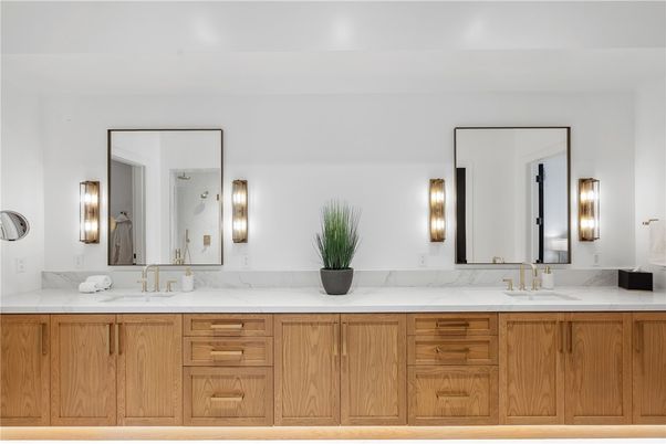 Bathroom, Dual Sink Vanities, Interior