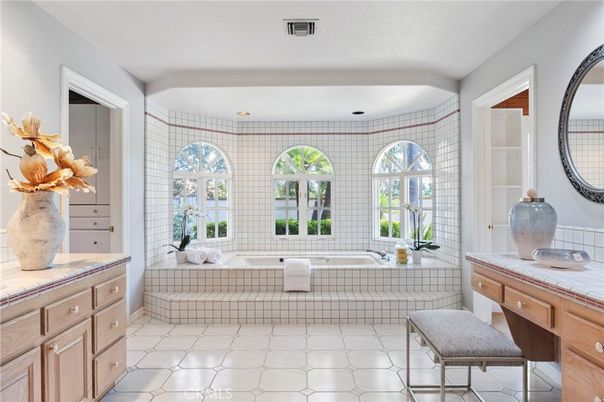 Bathroom, Interior, Recessed Lighting, Tile Countertops