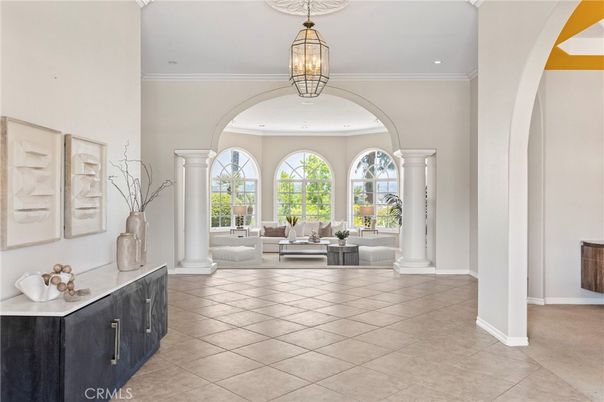 Interior, Living room, Pendant Lights, Recessed Lighting