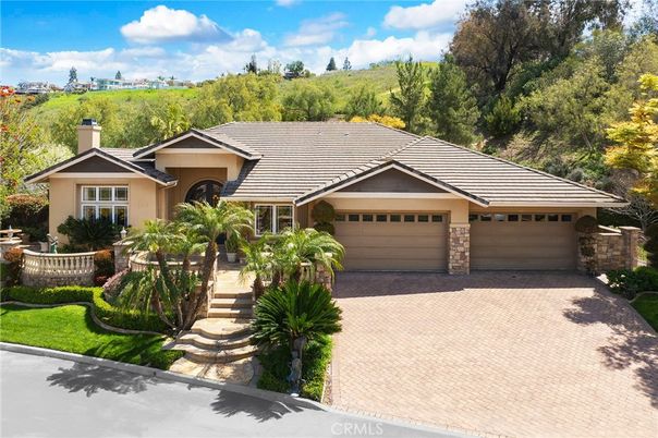 Attached, Exterior, Facade, Ranch