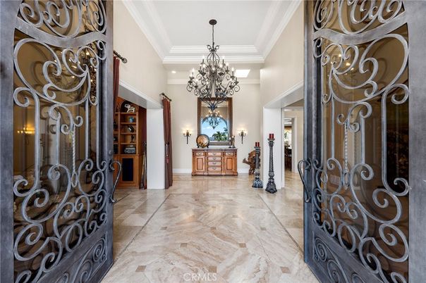 Chandelier, Interior