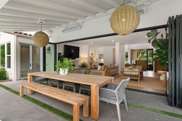 Dining room, Interior, Living room, Pendant Lights