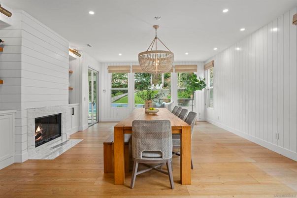 Chandelier, Dining room, Fireplace, Interior, Recessed Lighting, Wood Texture Flooring