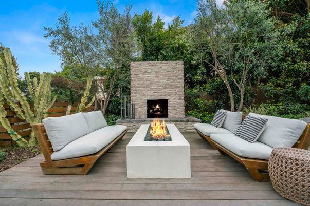 Exterior, Fireplace