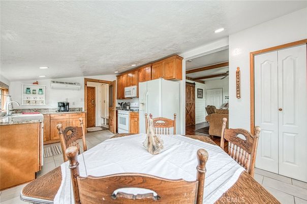 Dining room, Interior, Kitchen, Recessed Lighting