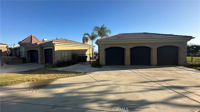 Detached Garage, Exterior