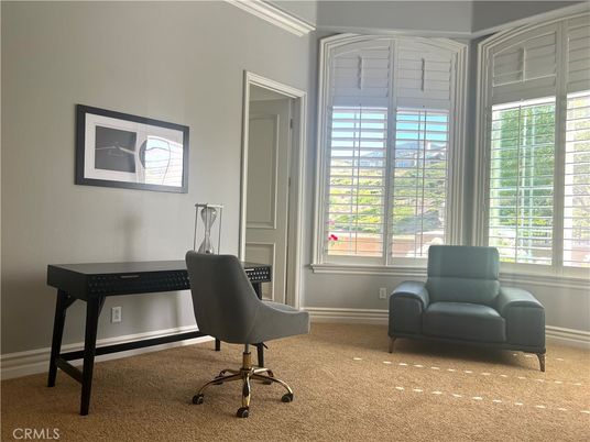 Home Office, Interior